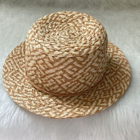 Brim Straw Hat with flower on side - Picture 1 of 10
